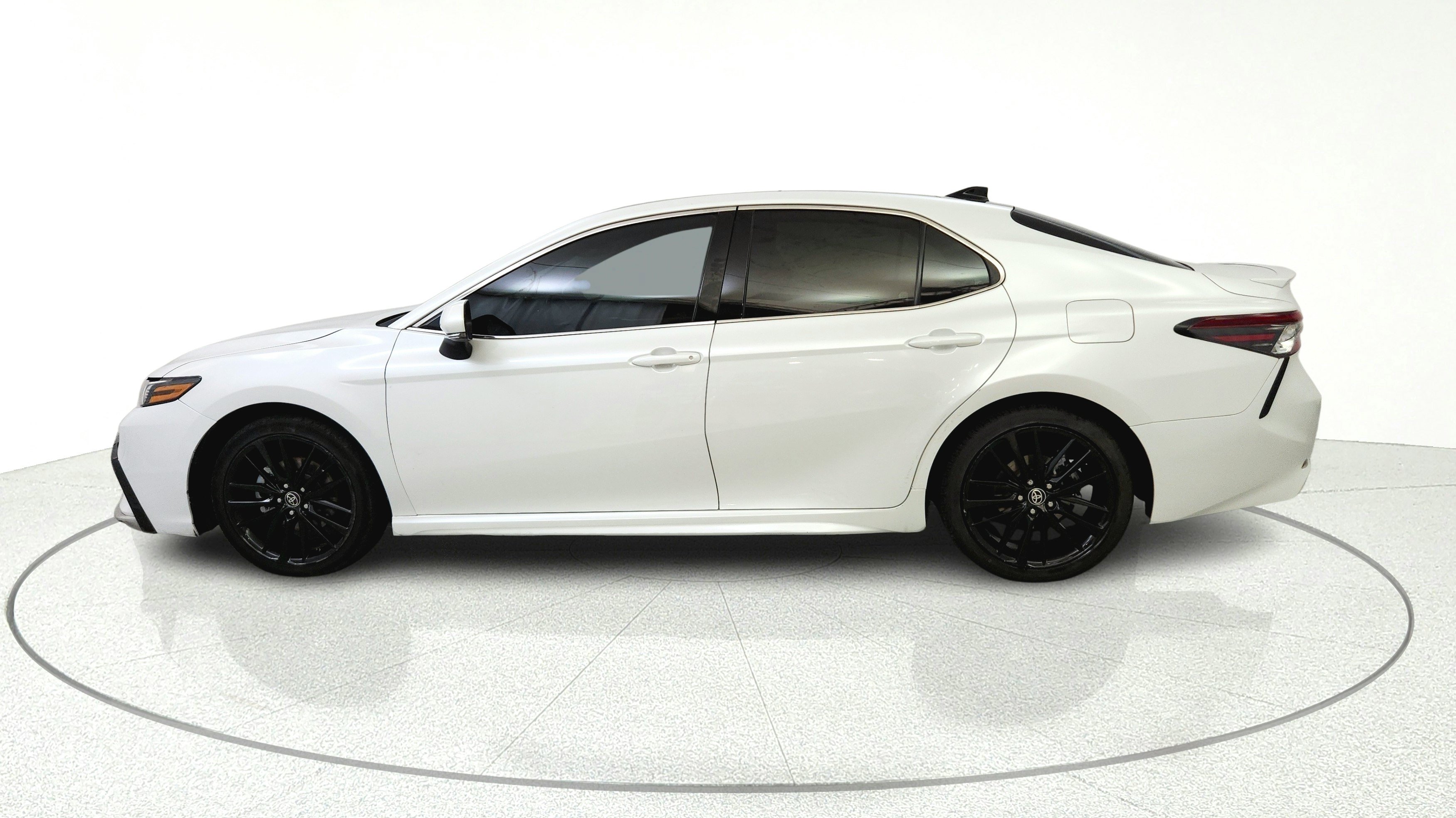 Used 2023 Toyota Camry XSE w/ Cold Weather Package FWD image 4
