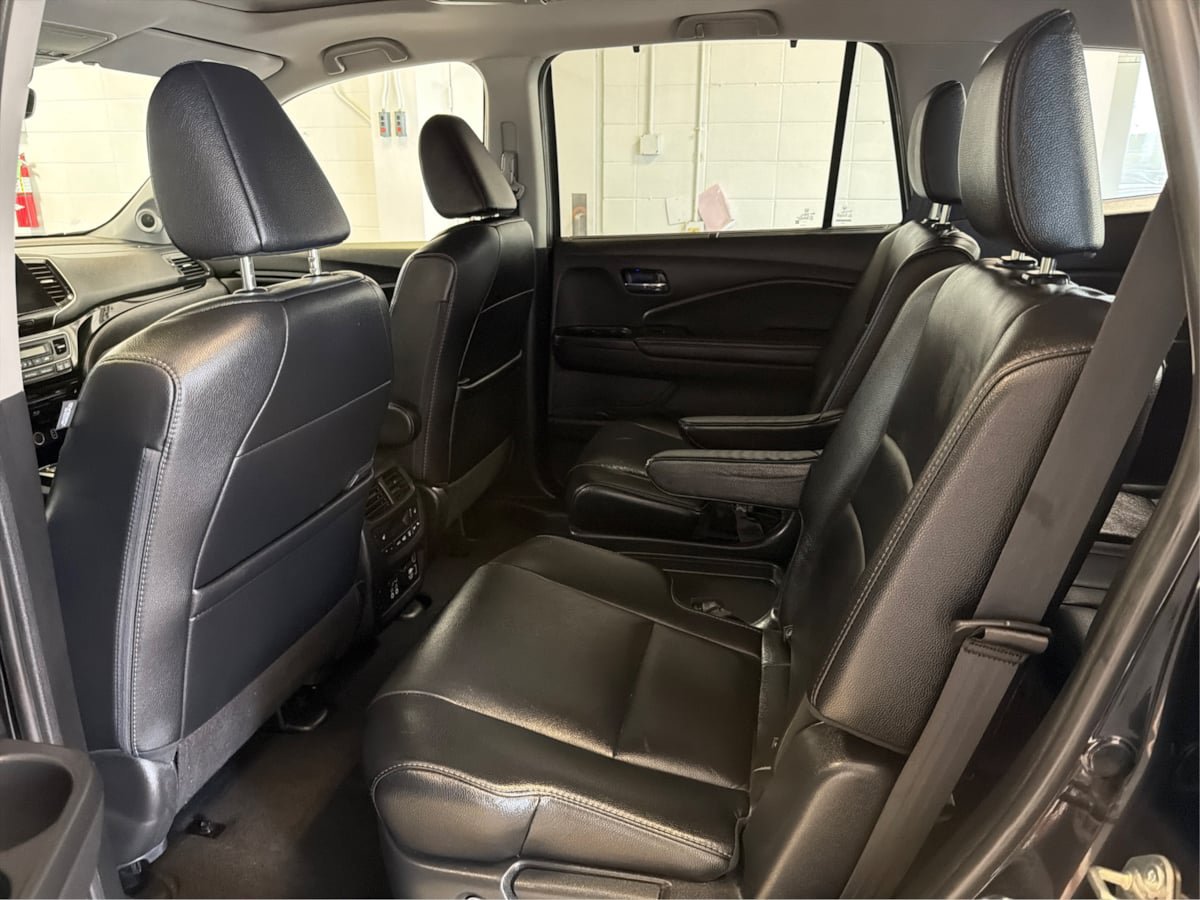 Used 2020 Honda Pilot Touring image 10