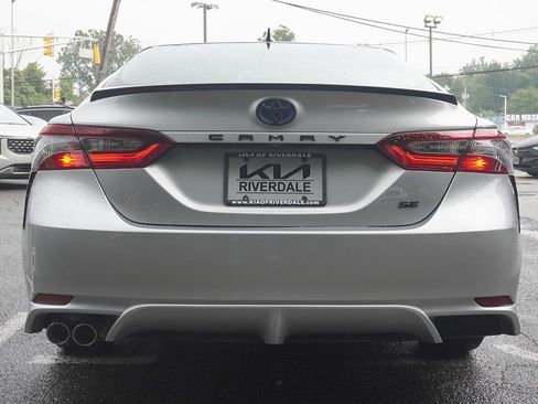 Used 2022 Toyota Camry SE w/ Convenience Package FWD image 10