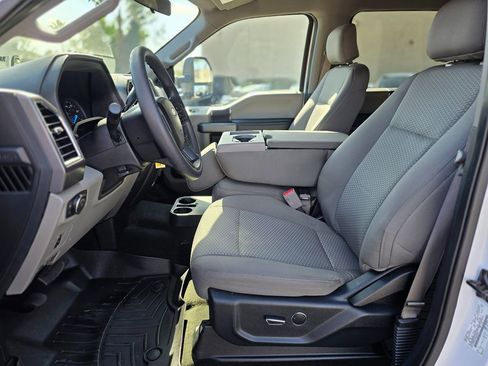 Used 2017 Ford F250 XLT w/ XLT Value Package image 16