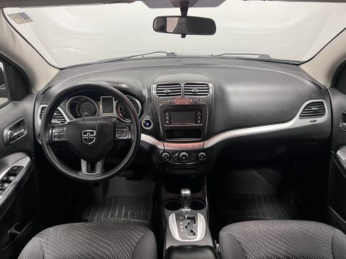 Used 2017 Dodge Journey SE w/ Flexible Seating Group image 11