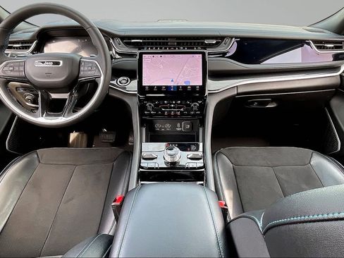 Used 2022 Jeep Grand Cherokee Trailhawk w/ Luxury Tech Group III image 14