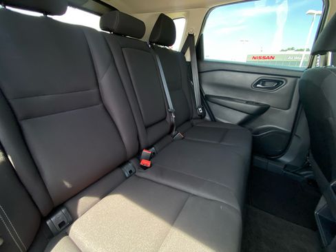 Used 2024 Nissan Rogue S AWD/4WD image 12
