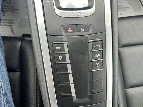 Used 2019 Porsche 718 Cayman Base image 22