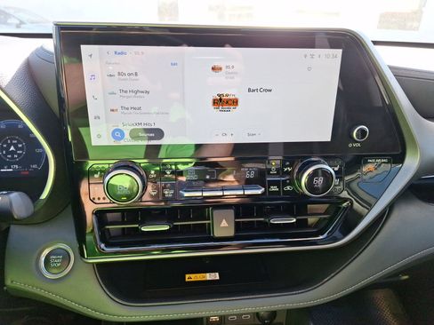 Used 2025 Toyota Highlander Limited image 28