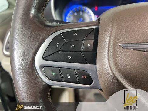 Used 2020 Chrysler Pacifica Touring-L Plus image 19