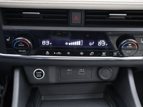 Used 2023 Nissan Rogue SV w/ SV Premium B Package image 22