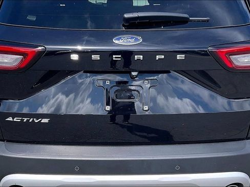 Used 2025 Ford Escape Active w/ Active Premium Tech Pack FWD image 8