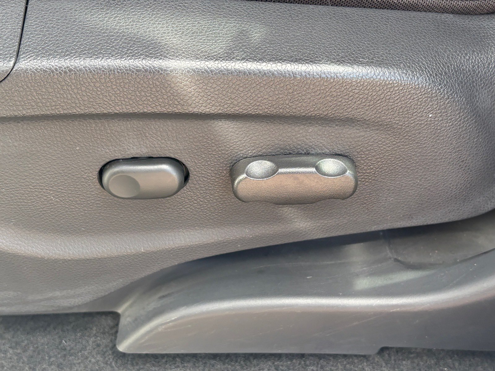 Used 2020 Buick Encore Preferred w/ Safety Package FWD image 30