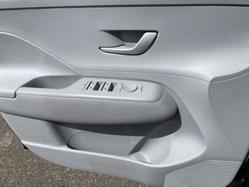 Used 2024 Hyundai Kona SEL image 13