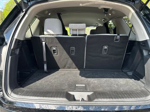 Used 2023 Honda Pilot LX image 16