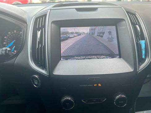 Used 2020 Ford Edge SE FWD image 22