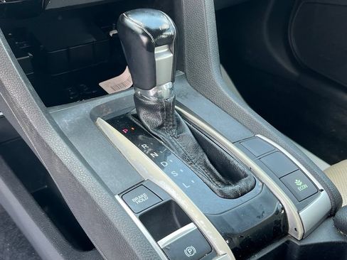 Used 2017 Honda Civic Touring image 19