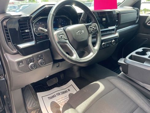 Used 2023 Chevrolet Silverado 1500 RST w/ Z71 Off-Road Package AWD/4WD image 34