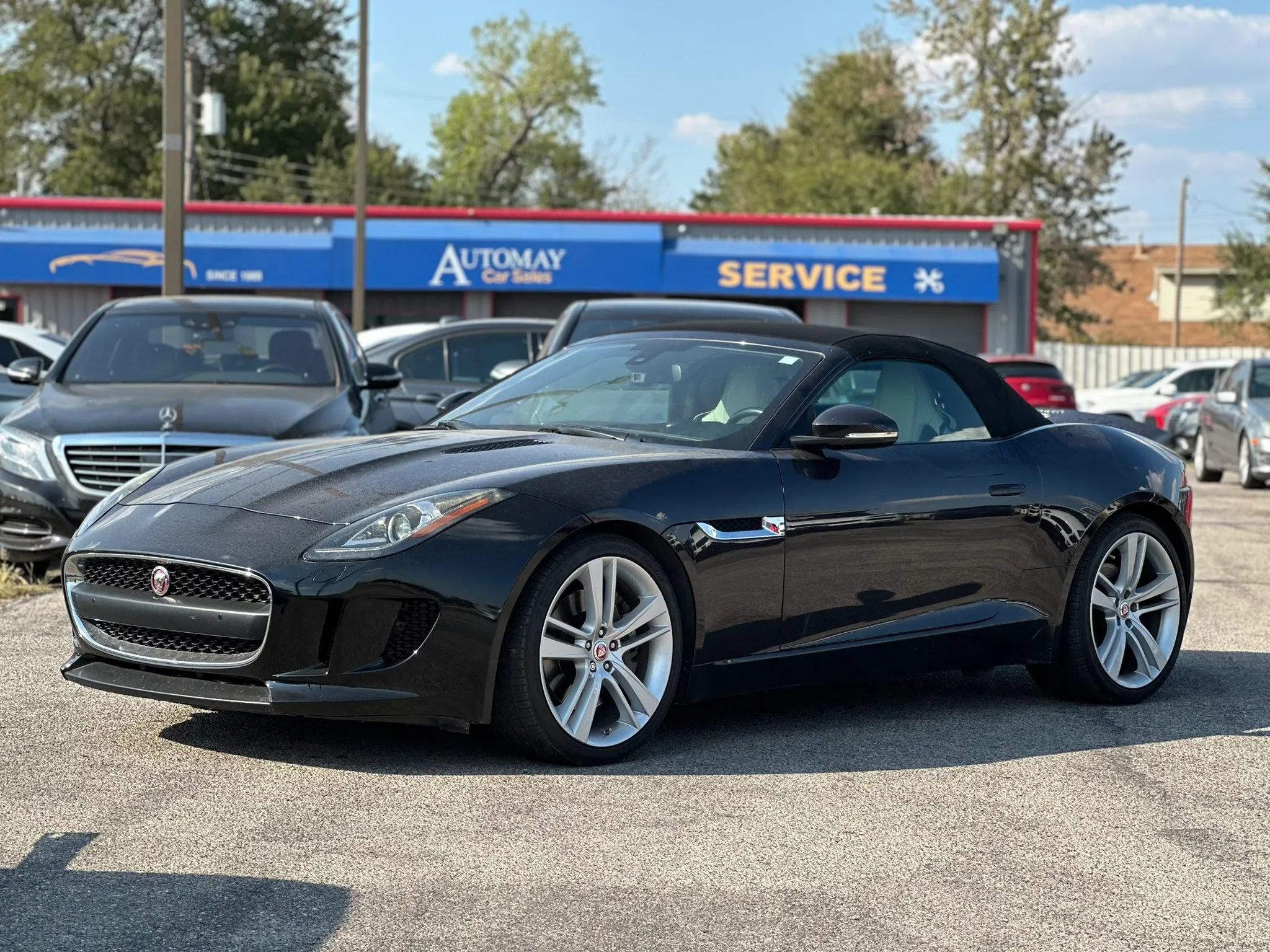 Used 2016 Jaguar F-TYPE Convertible RWD image 2