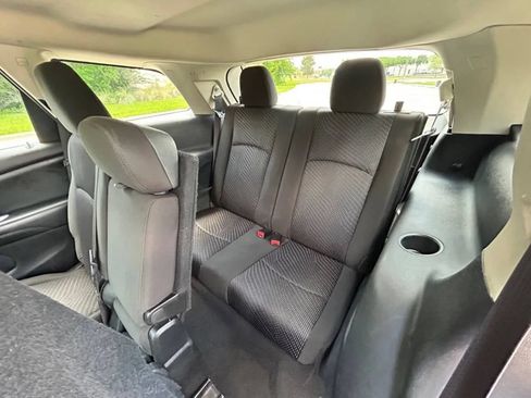 Used 2019 Dodge Journey SE FWD image 14
