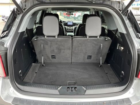 Used 2023 Ford Explorer XLT w/ Equipment Group 202A image 27
