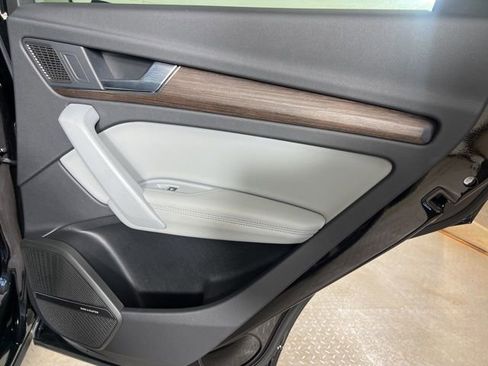 Used 2023 Audi Q5 2.0T Premium Plus w/ Premium Plus Package image 15