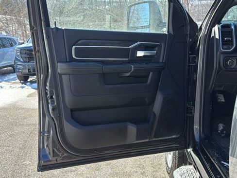Used 2025 RAM 2500 Big Horn AWD/4WD image 12