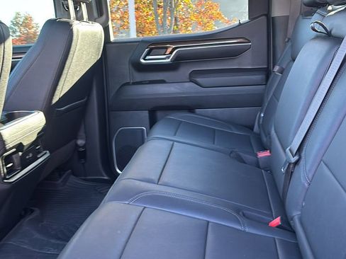 Used 2022 Chevrolet Silverado 1500 LT Trail Boss w/ LT Trail Boss Premium Package image 29