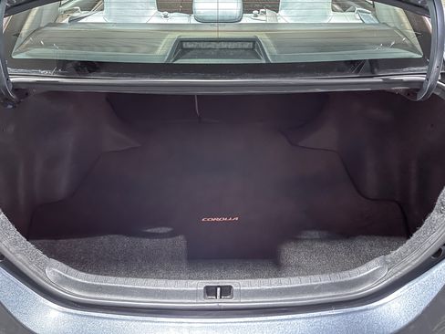 Used 2015 Toyota Corolla LE Premium image 9