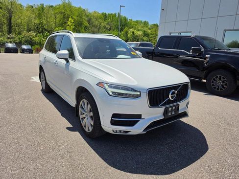 Used 2018 Volvo XC90 T5 Momentum w/ Convenience Package AWD/4WD image 4
