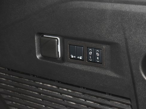 New 2025 Chevrolet Tahoe Premier image 16