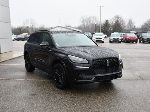 Used 2026 Lincoln Corsair Premiere image 9