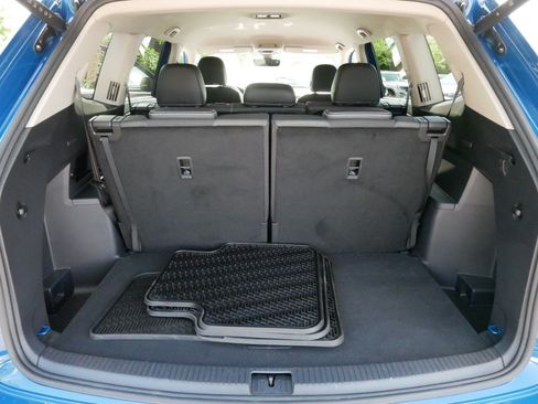Used 2025 Volkswagen Atlas SE AWD/4WD image 18