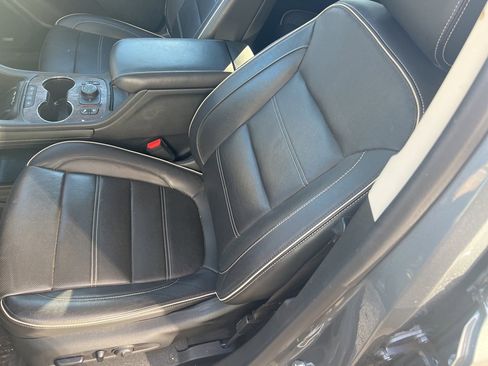 Used 2020 GMC Acadia Denali w/ Denali Ultimate Package image 46