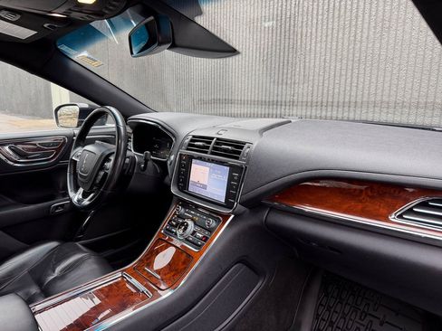 Used 2020 Lincoln Continental Standard w/ Premium Package image 26