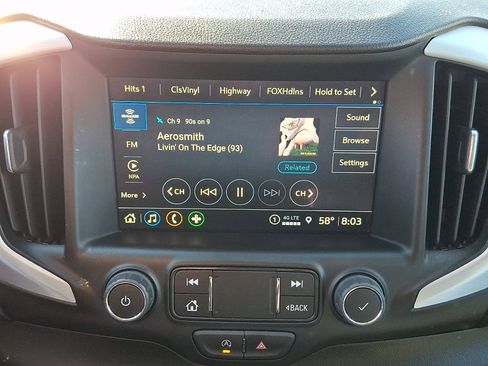 Used 2024 GMC Terrain SLT AWD/4WD image 16
