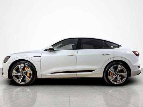 Used 2023 Audi e-tron Prestige w/ Prestige Package AWD/4WD image 2