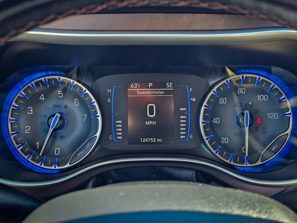 Used 2019 Chrysler Pacifica Touring-L FWD image 15