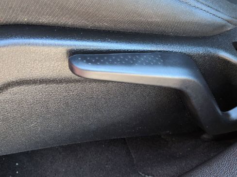 Used 2019 Dodge Journey SE FWD image 16