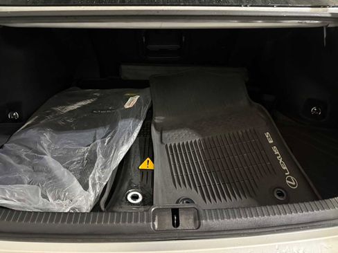 Used 2020 Lexus ES 300h image 25