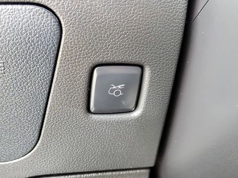 Used 2020 Ford Mustang Coupe RWD image 13