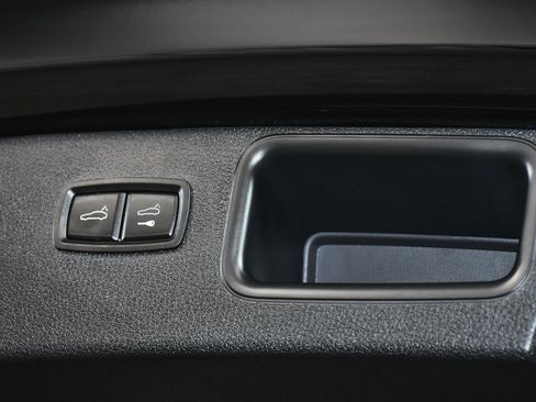 Used 2025 Porsche Macan image 65