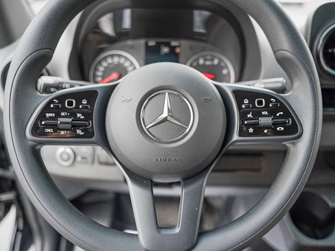 Used 2024 Mercedes-Benz Sprinter 2500 image 16