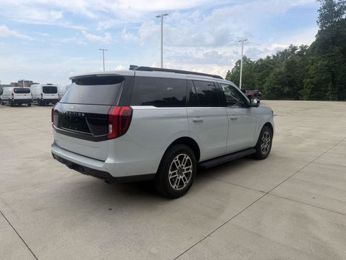 Used 2025 Ford Expedition Active AWD/4WD image 6