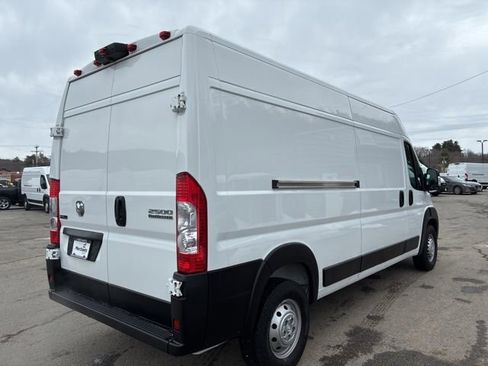 Used 2024 RAM ProMaster 2500 w/ Convenience Group FWD image 7