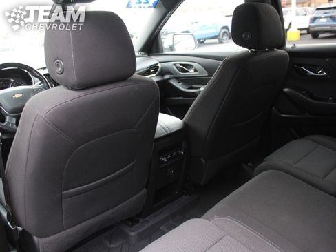 Used 2022 Chevrolet Traverse LT w/ LPO, Floor Liner Package image 21
