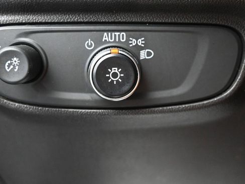 Used 2020 Chevrolet Equinox LT FWD image 28