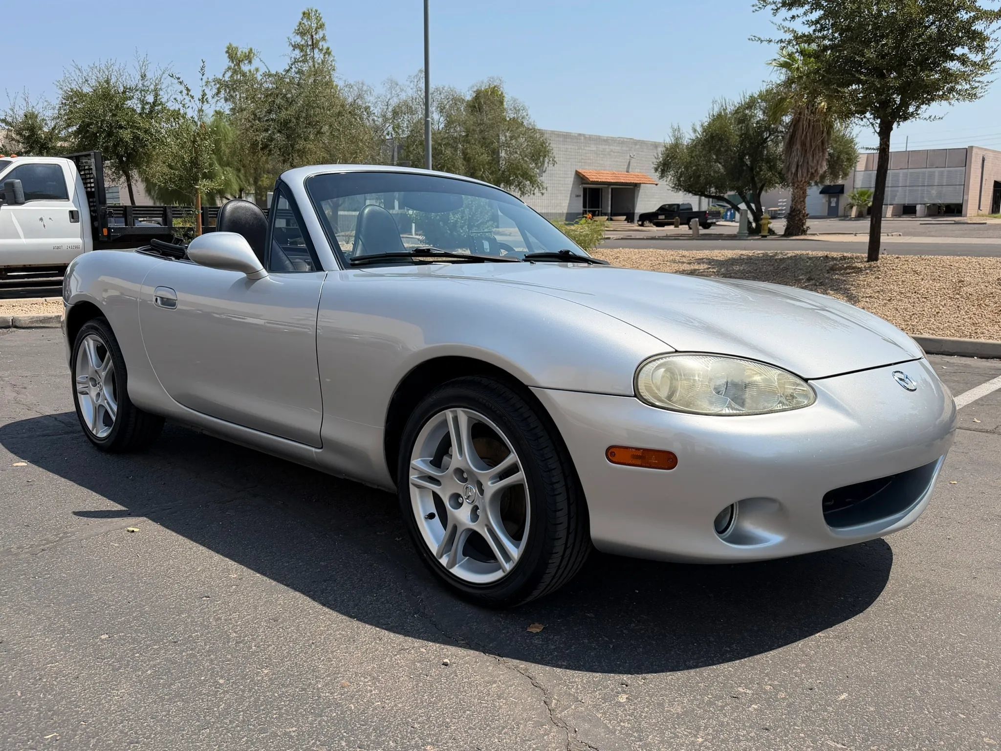 Used 2005 MAZDA MX-5 Miata LS RWD image 11