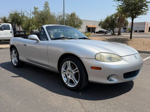 Used 2005 MAZDA MX-5 Miata LS RWD image 11