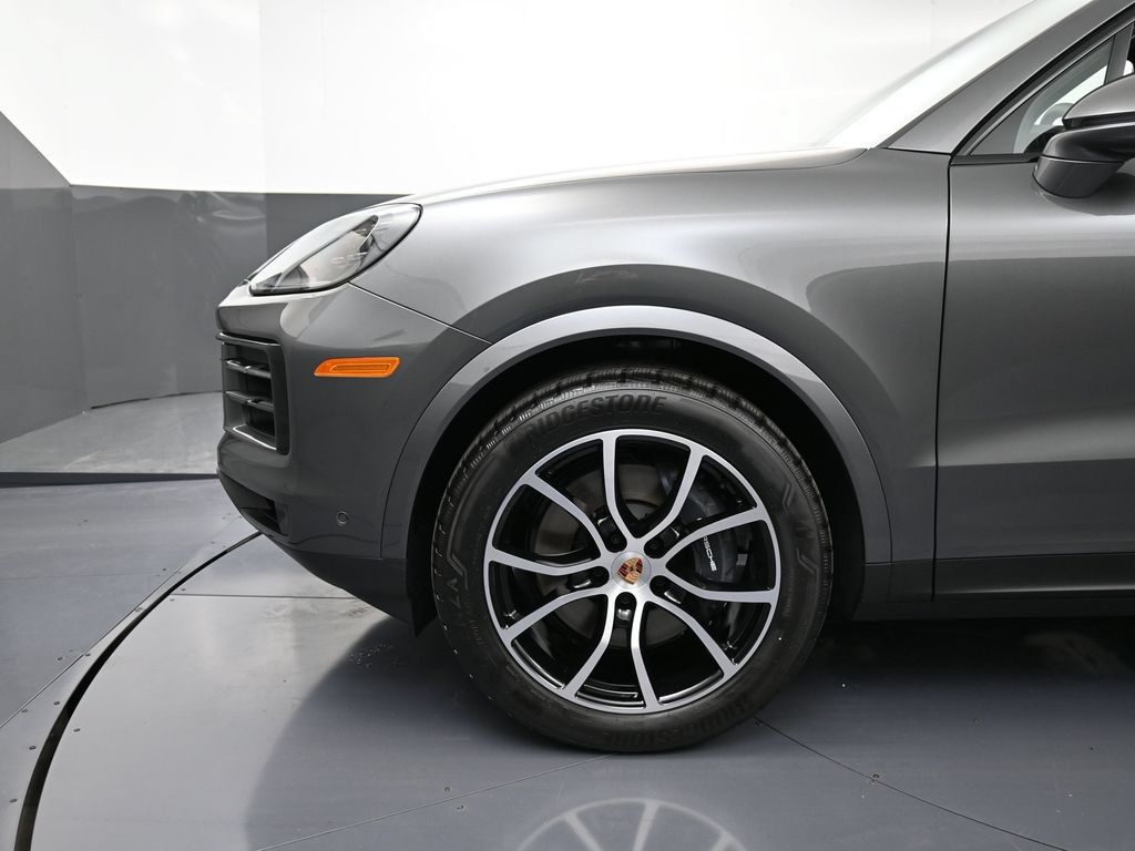 Certified 2026 Porsche Cayenne AWD/4WD image 12