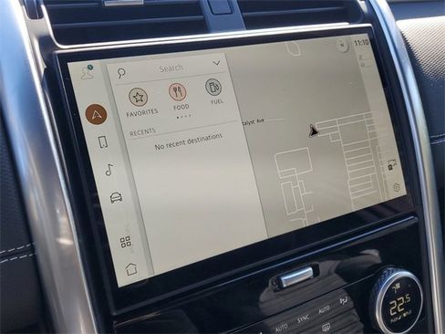 Used 2025 Land Rover Discovery Dynamic SE image 32