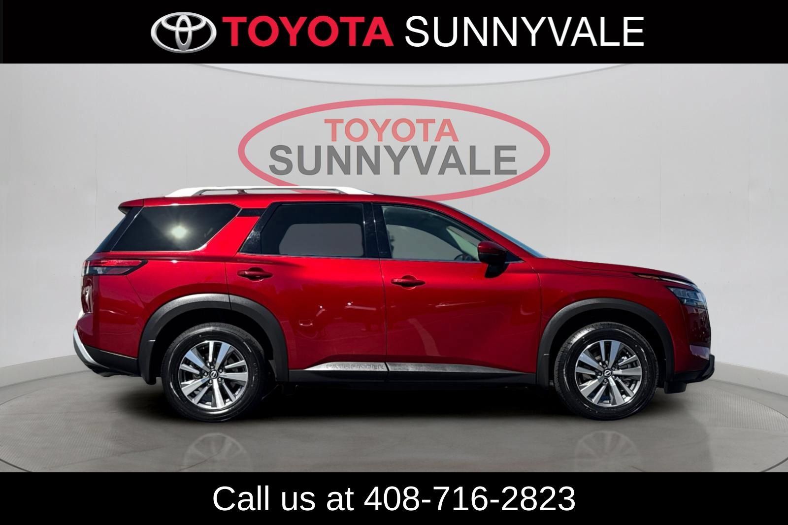 Used 2024 Nissan Pathfinder SL FWD image 9