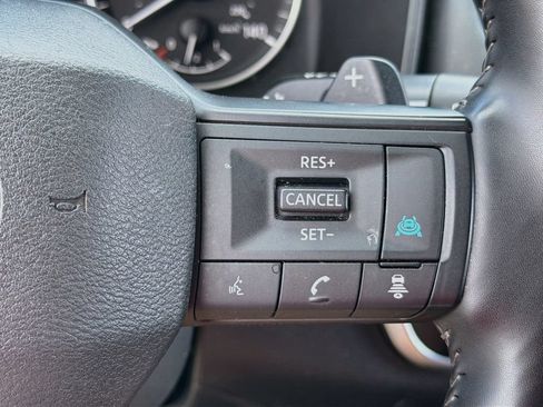 Used 2025 Nissan Rogue SV FWD image 20