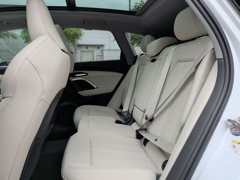 Certified 2026 Audi Q5 Premium Plus AWD/4WD image 32